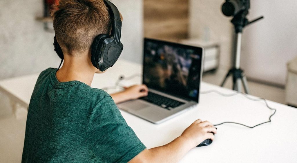 Reasons of playing online games